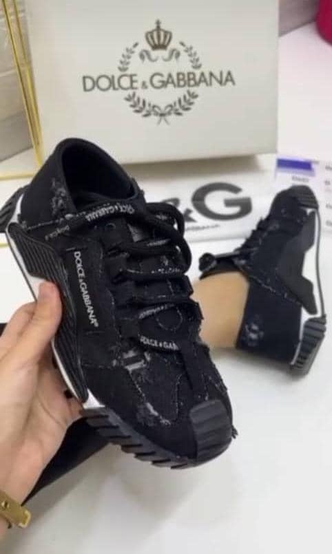 Shoe