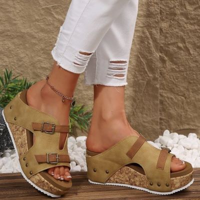 Women shoe wedge color: brown size 38