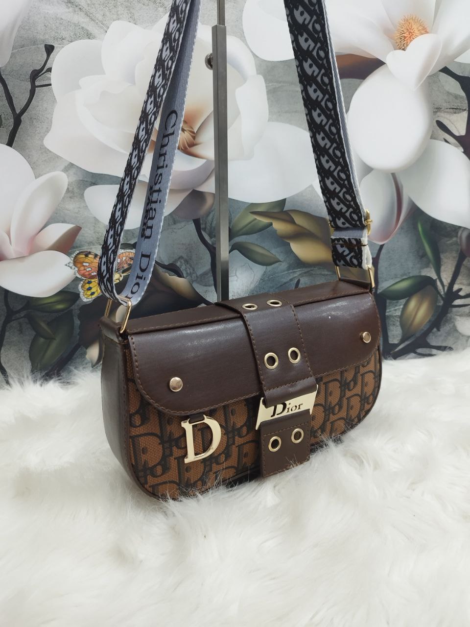 Color: brown