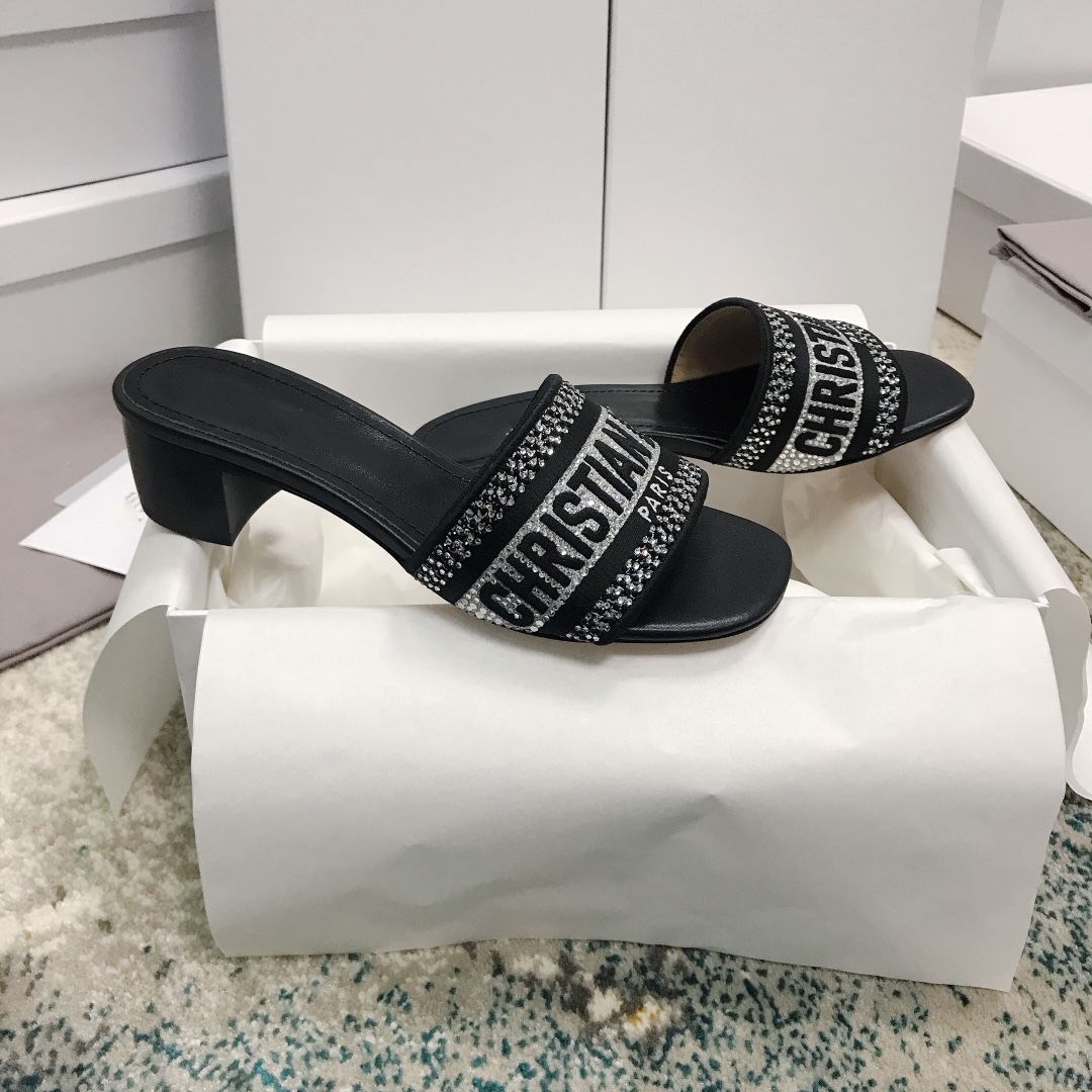 Women shoe slippers/sandal
