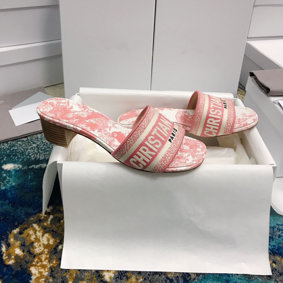 Color: Pink, Length: Sandal 6", Size: 38